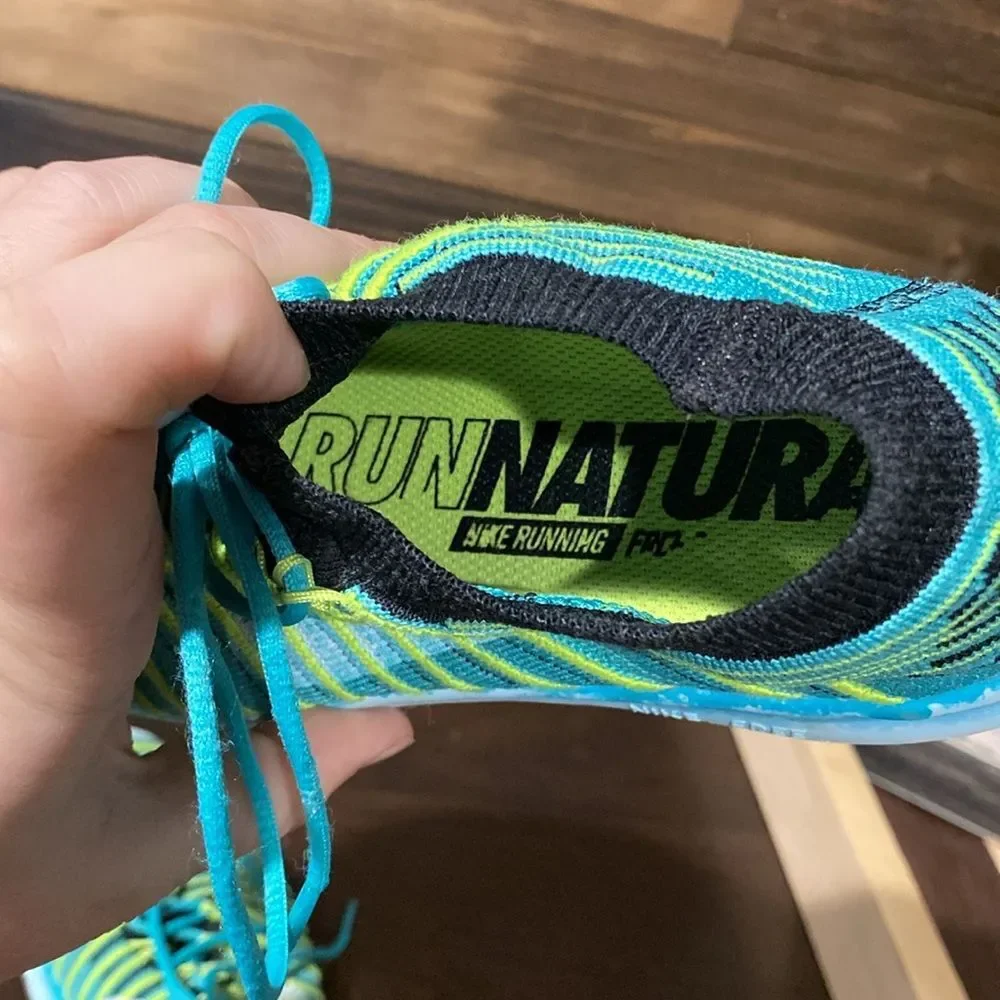 Nike Flyknit Teal Neon Yellow Lightweight Running Shoes Size 6.5